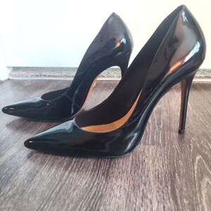 Schutz Black Patent Leather 4" Pumps